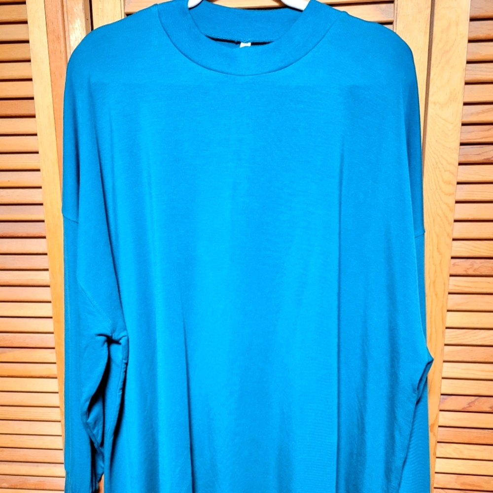 Tunic length sweatshirt